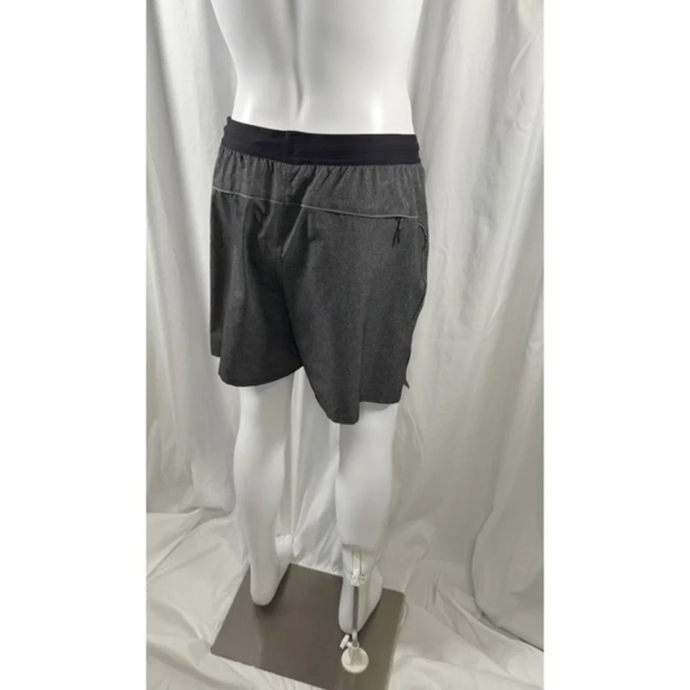Under Armour Loose Fit Athletic Shorts Gray Heather XXL Beach Resortwear 87-26‎
